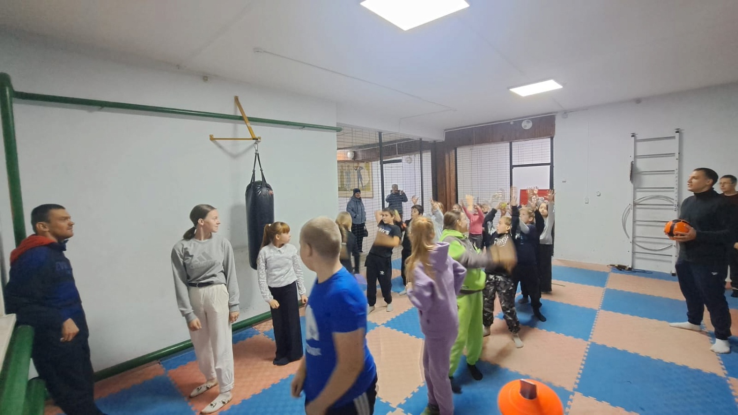 29.11.24г провели спортивное мероприятие в спортивном зале "Дегтянки" совместно с "Новой Слободой" - "День с мячом"