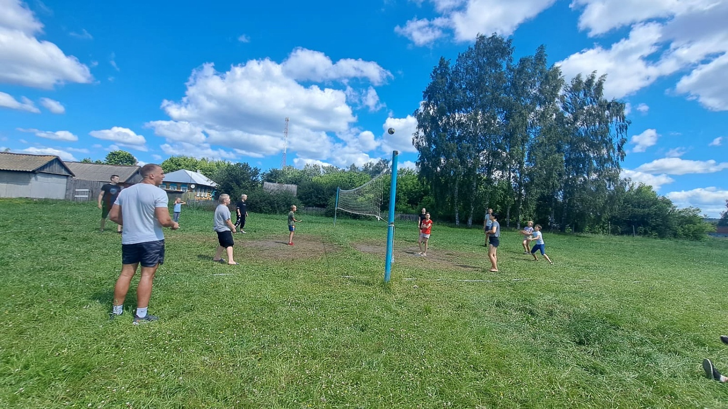 22.06.24г в Дегтянке провели соревнования по "Волейболу".